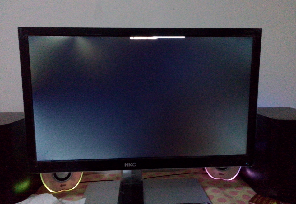 Win10专业版开机logo后黑屏怎么回事?